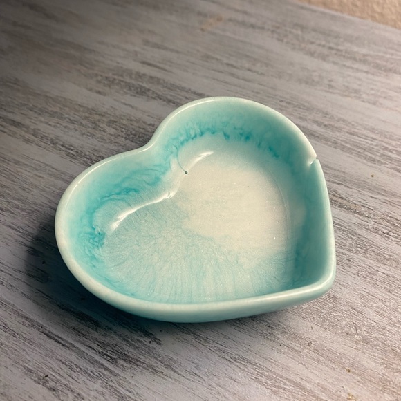 Tiedye Heart Dish - Teal and White Swirl Heart Tray - Jewelry Dish - Handmade - Picture 3 of 10